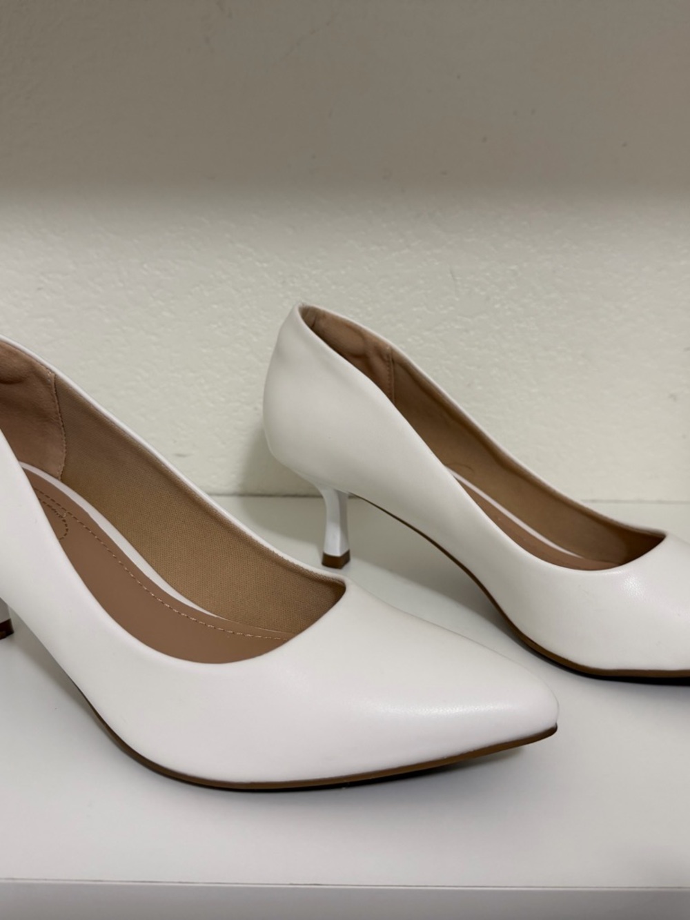 Classic Women's White Pointed-Toe Kitten Heel Pumps